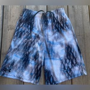 New Without Tags Under Armour Shorts size YMD